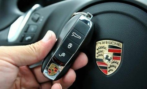 佛山專業(yè)配汽車鑰匙電話（附近換鎖芯公司電話）